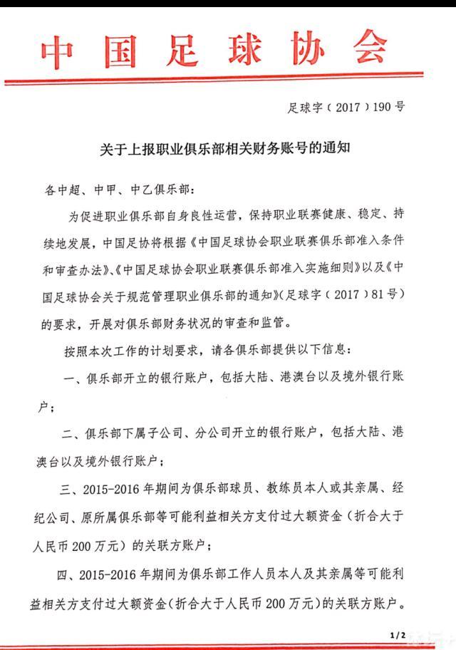 时年60岁，被影迷爱称为;狗爹的老戏骨加里;奥德曼在《至暗时刻》中，以;整容般的惊艳演技重现一代名相丘吉尔，横扫颁奖季各大奖项，最终成功拿下了第90届奥斯卡最佳男主角！这也是奥德曼第二次提名奥斯卡，这次他终于获奖